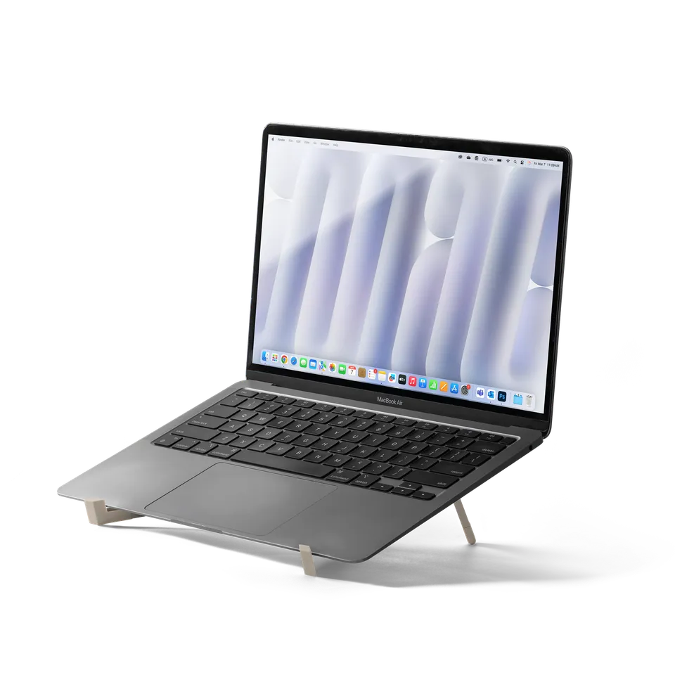 native-union-fold-laptop-stand-support-ordinateur-portable-pliable-en-aluminium- image 1