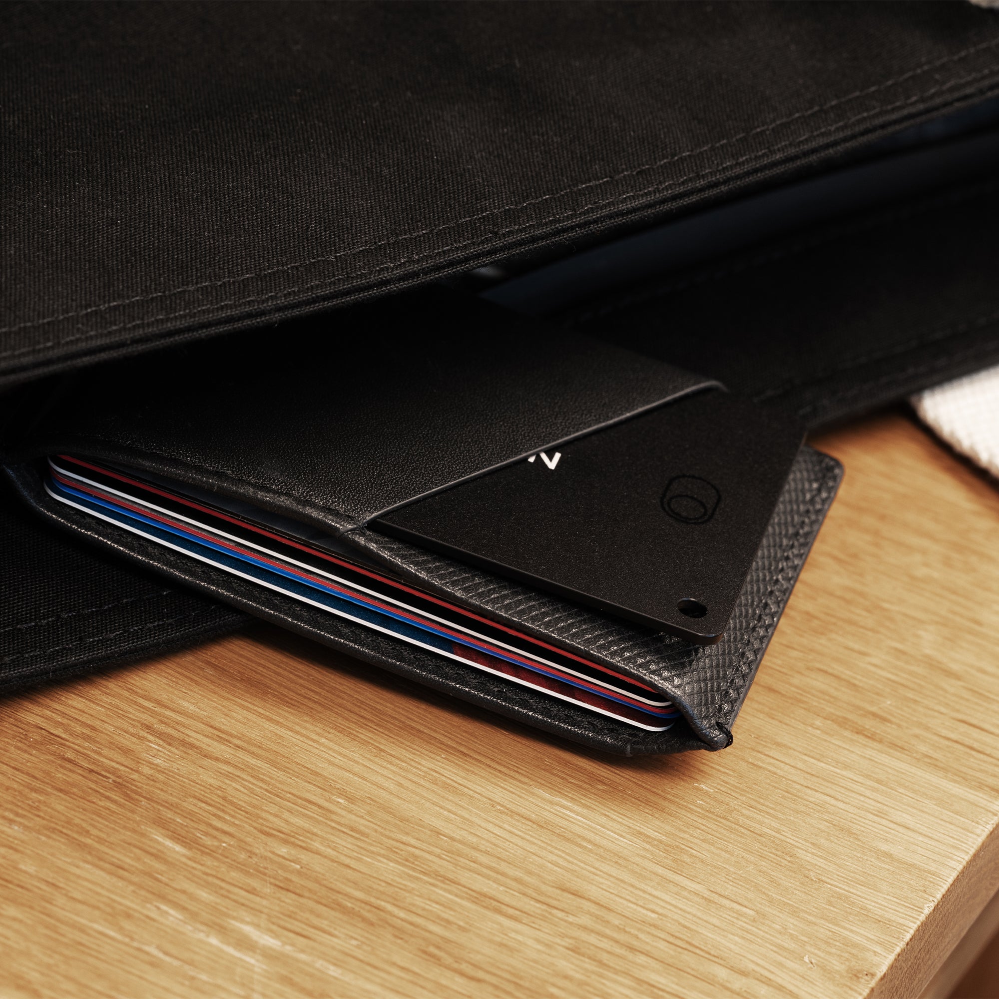 native-union-find-it-card-tracker-carte-ultra-fin-1-7-mm-avec-find-my-et-batteri image 8