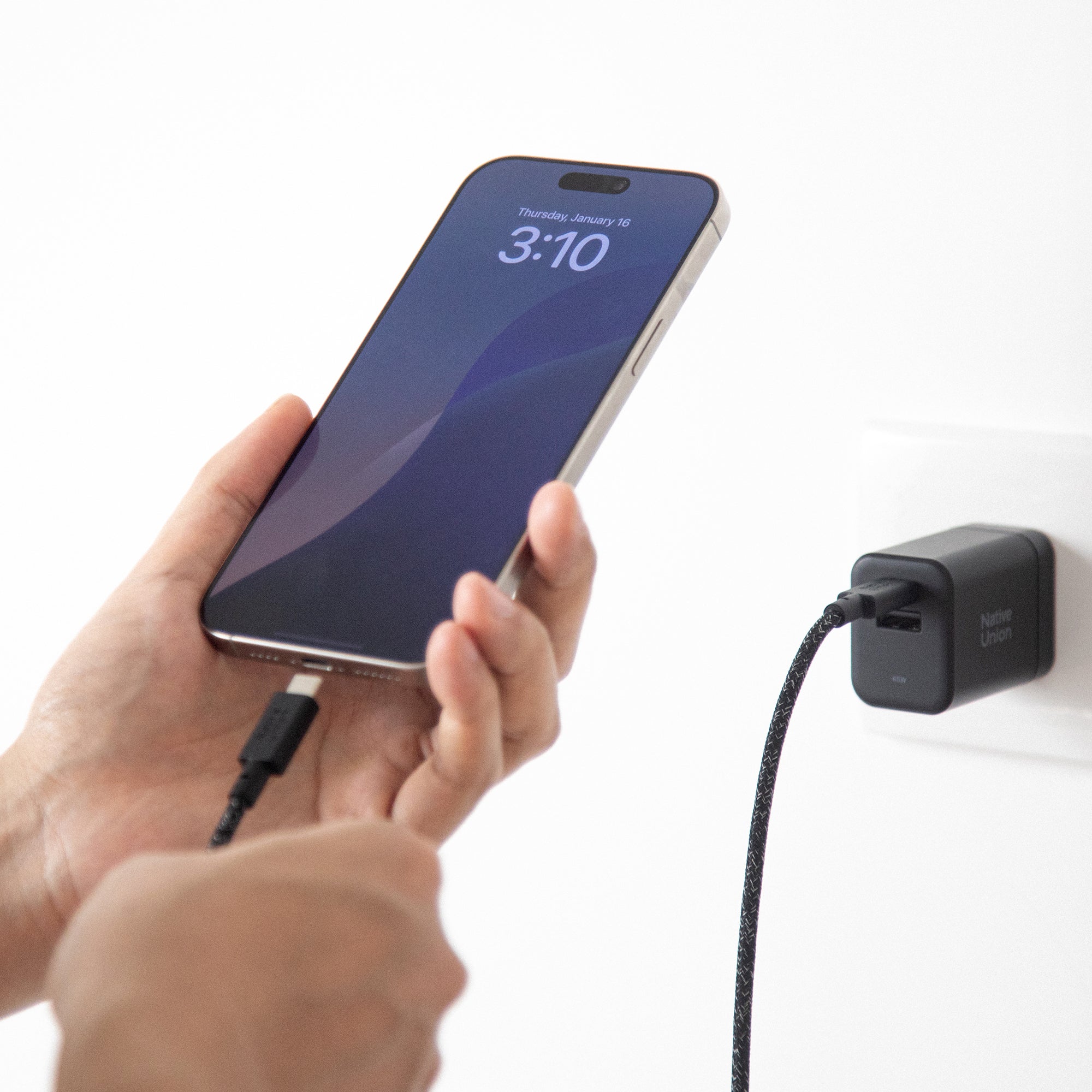 native-union-fast-gan-charger-pd-45w-1c-1a-chargeur-compact-usb-c-et-usb-a image 6