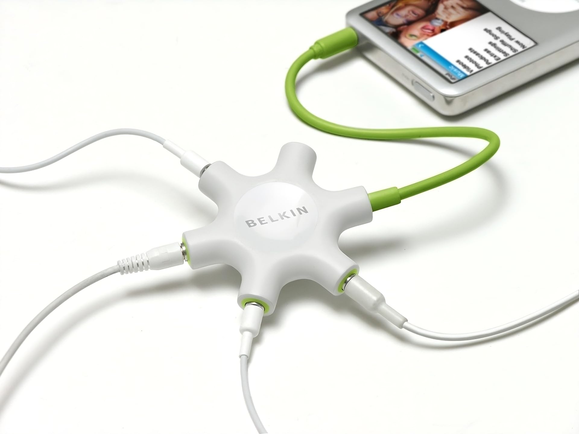 belkin-rockstar-diviseur-pour-casques-mini-jack-st-r-o-3-5-mm-m-le-vers-3-5-mm-f image 3
