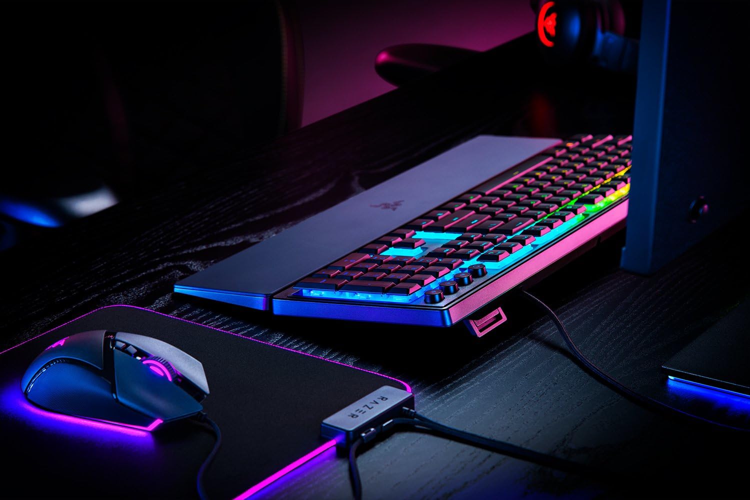 razer-ornata-v3-clavier-gaming-membrane-m-canique-avec-repose-poignet-magn-tique image 2