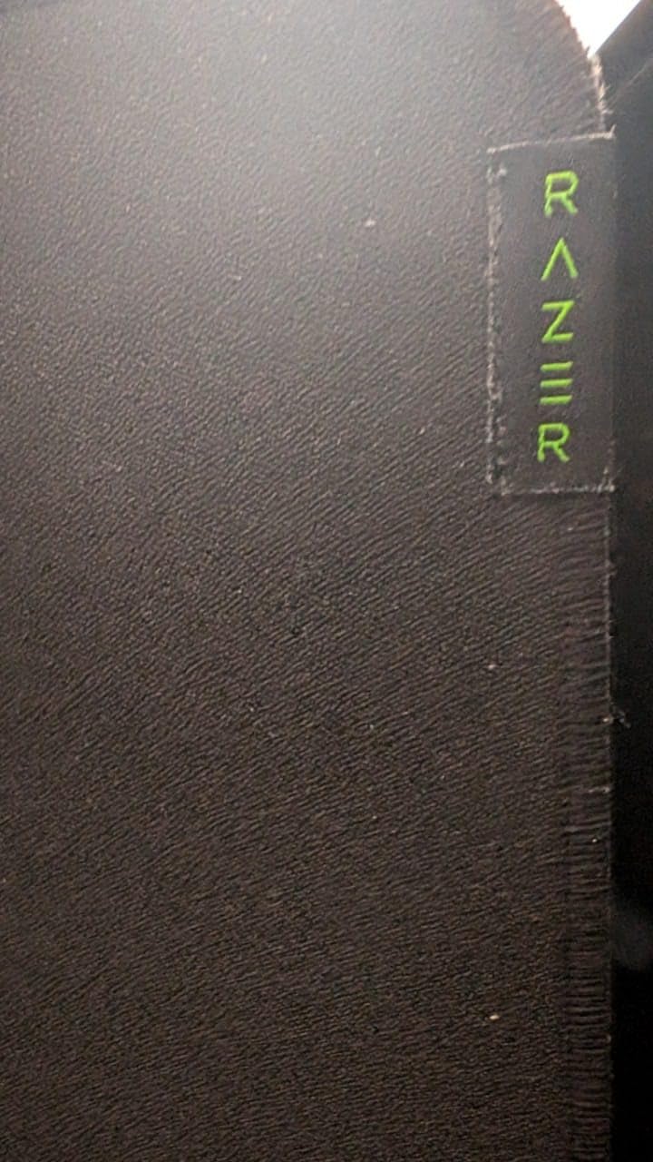 Très bon tapis, taille imposante