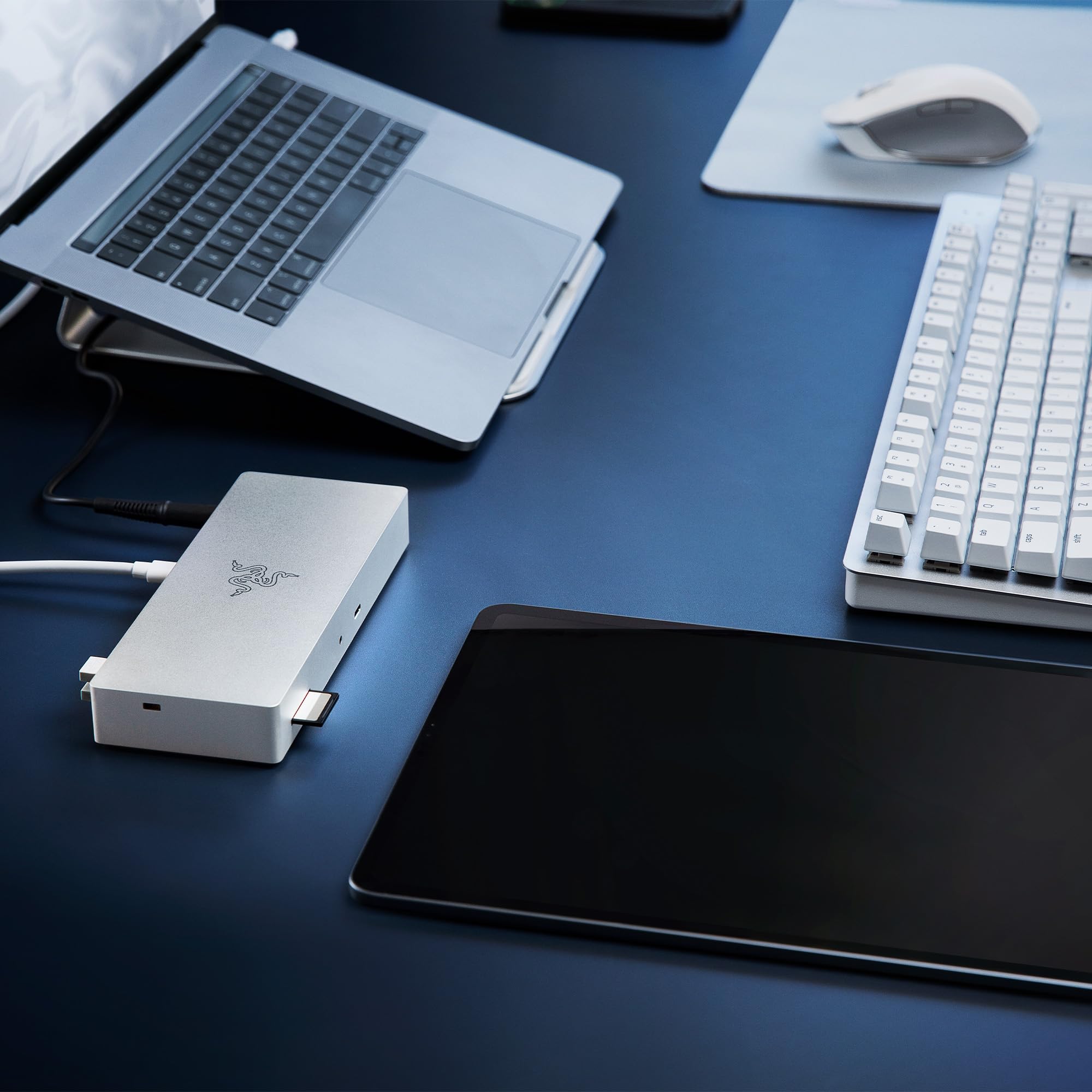 razer-thunderbolt-4-dock-blanc-station-d-accueil-10-en-1-pour-mac-et-windows-90w image 7