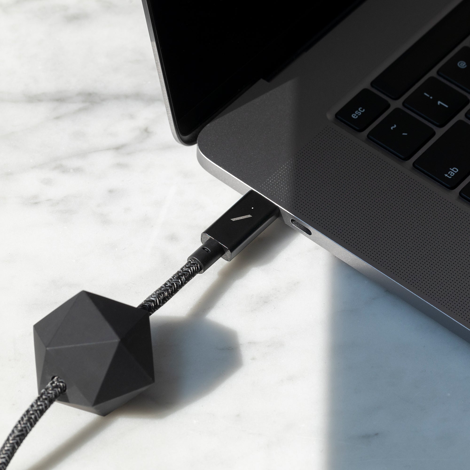 native-union-desk-cable-usb-c-vers-usb-c-c-ble-de-charge-100-w-2-4-m-avec-ancre- image 3