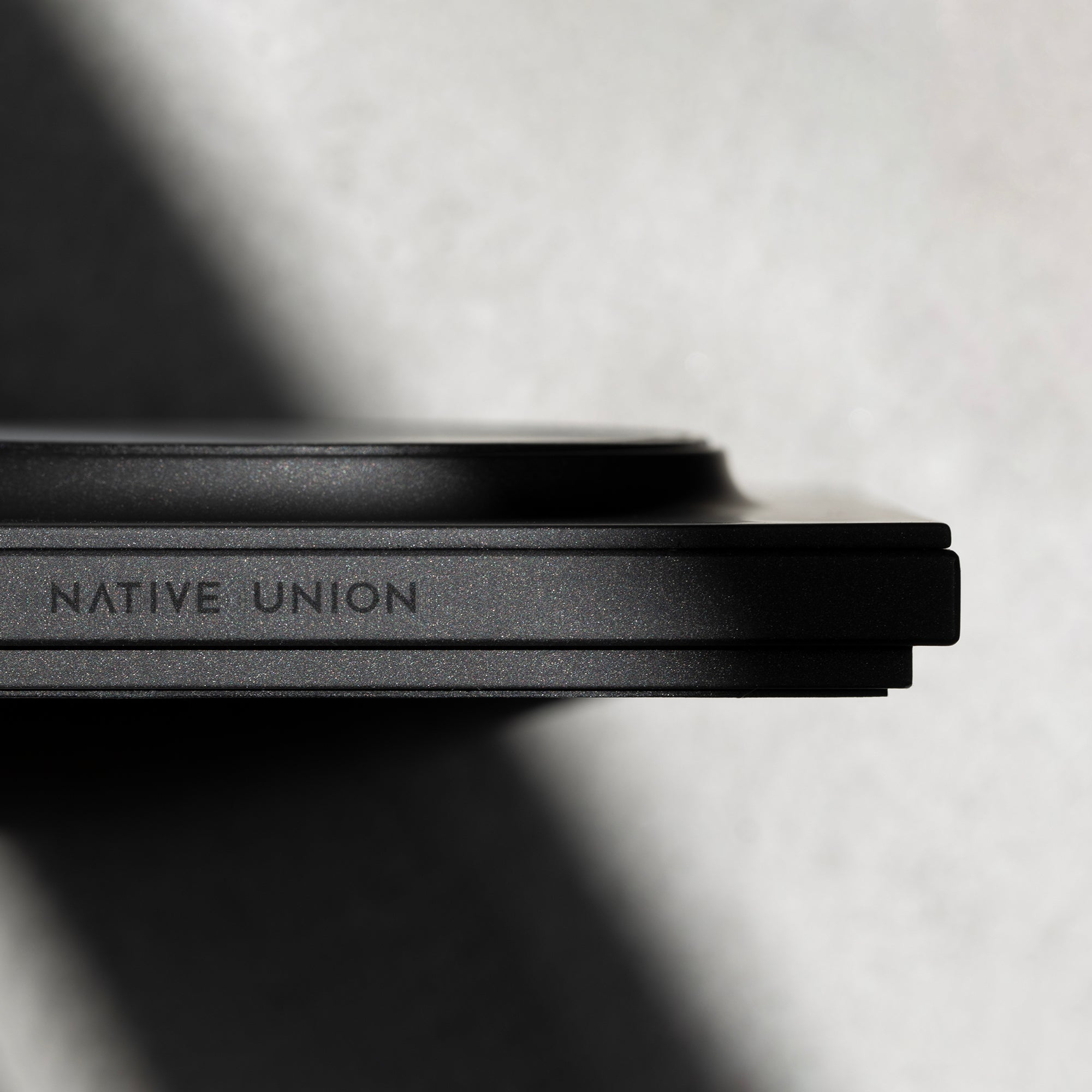 native-union-drop-magnetic-wireless-charger-chargeur-sans-fil-magsafe-7-5w-iphon image 7