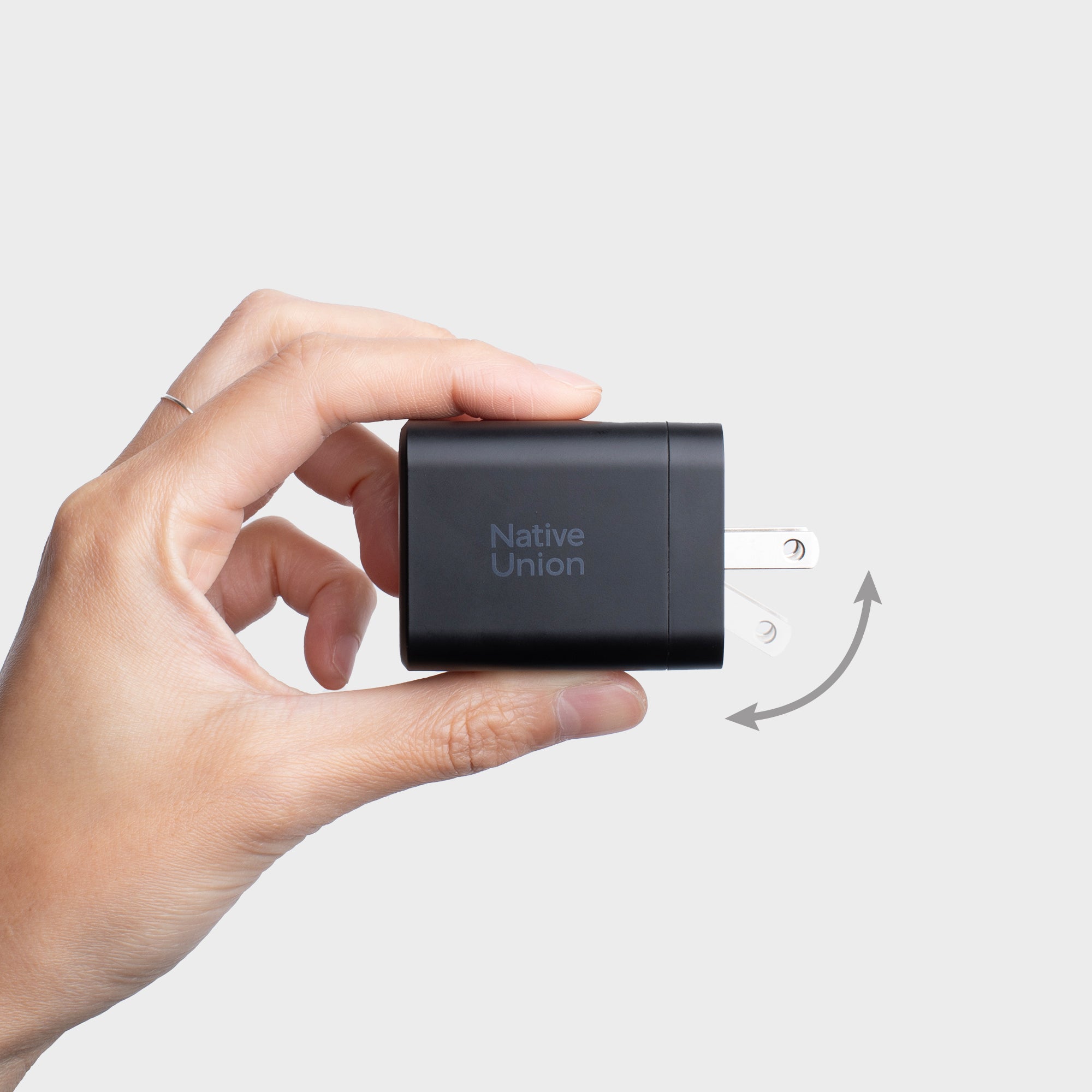 native-union-fast-gan-charger-pd-45w-1c-1a-chargeur-compact-usb-c-et-usb-a image 7
