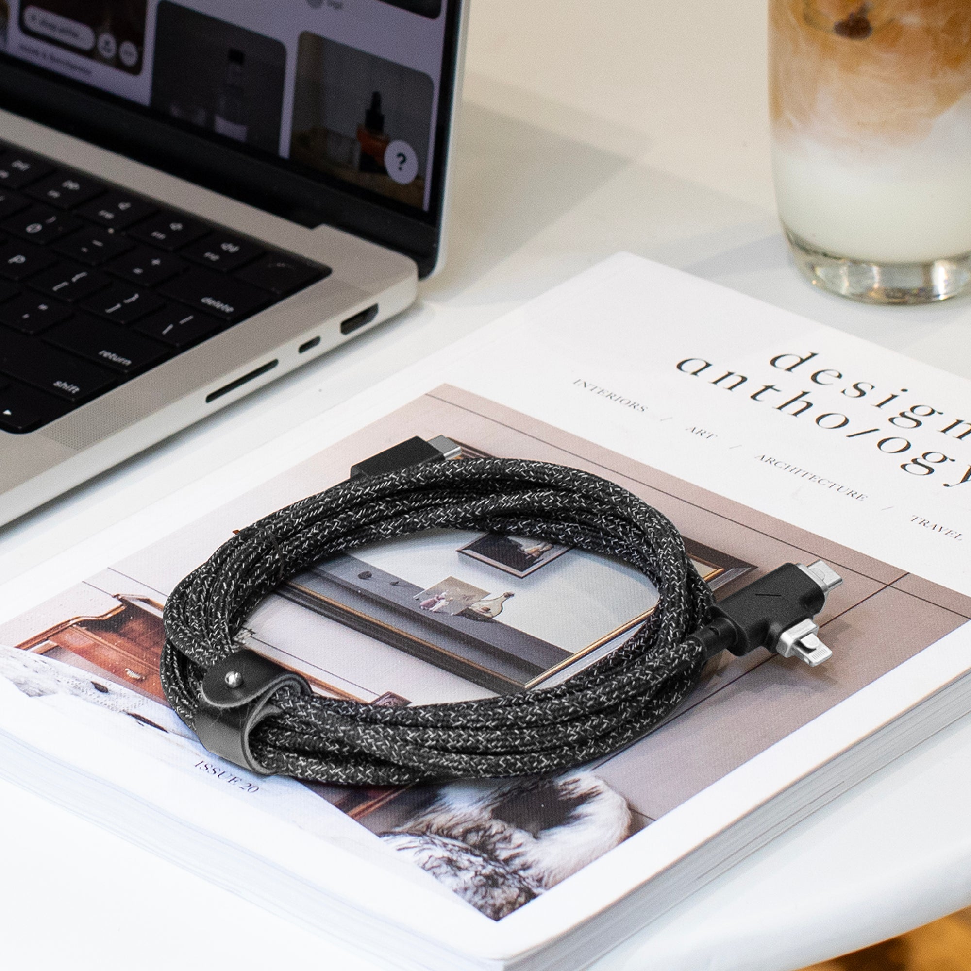 native-union-belt-cable-duo-pro-240w-usb-c-usb-c-et-lightning-c-ble-2-en-1-power image 6