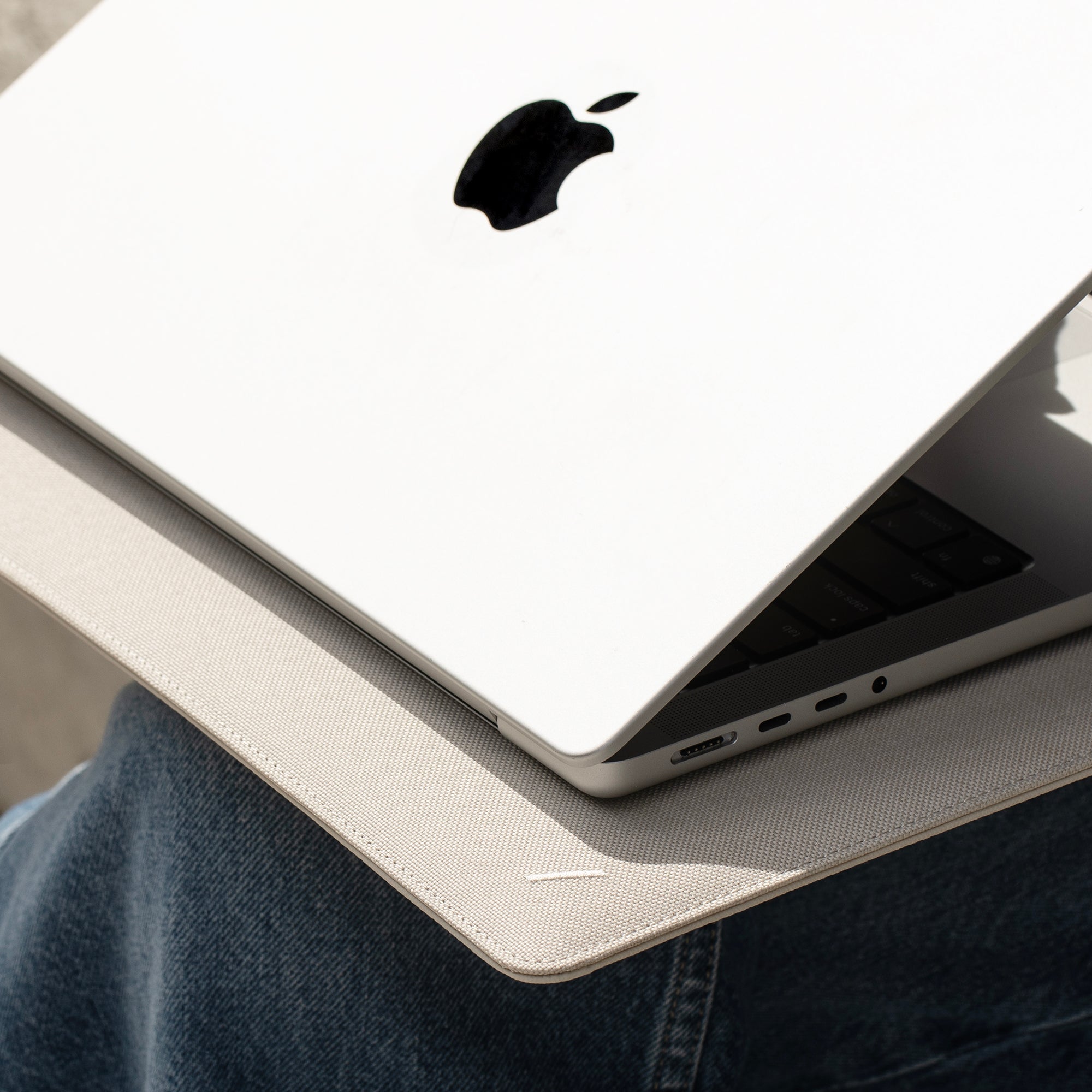 native-union-stow-slim-sleeve-pour-macbook-16-housse-fine-avec-fermeture-magn-ti image 2