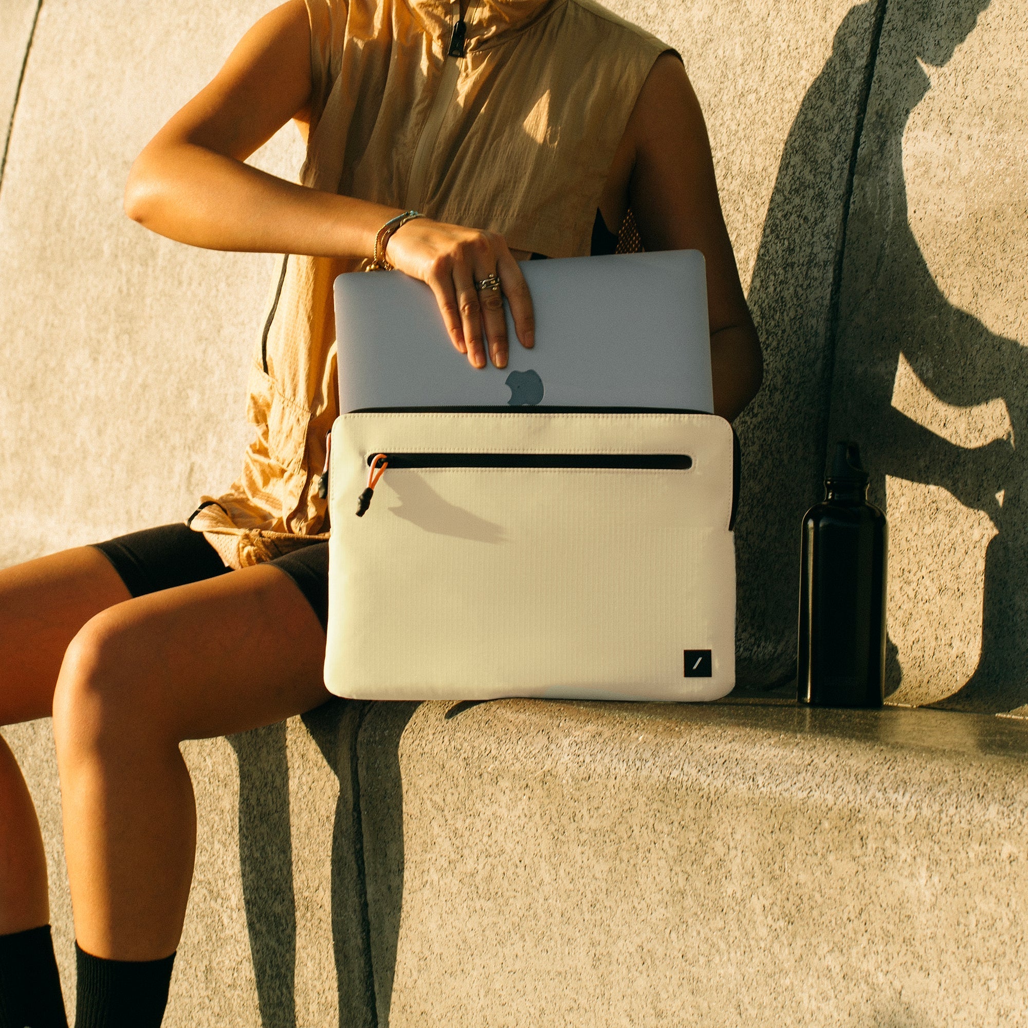 native-union-ultralight-sleeve-15-housse-macbook-air-15-en-ripstop-recycl-r-sist image 8