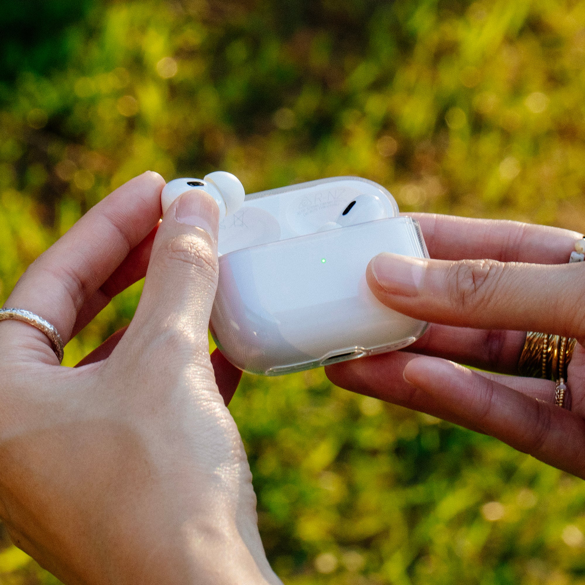 native-union-re-clear-case-coque-transparente-airpods-pro-gen-1-2-anti-jaunissem image 3