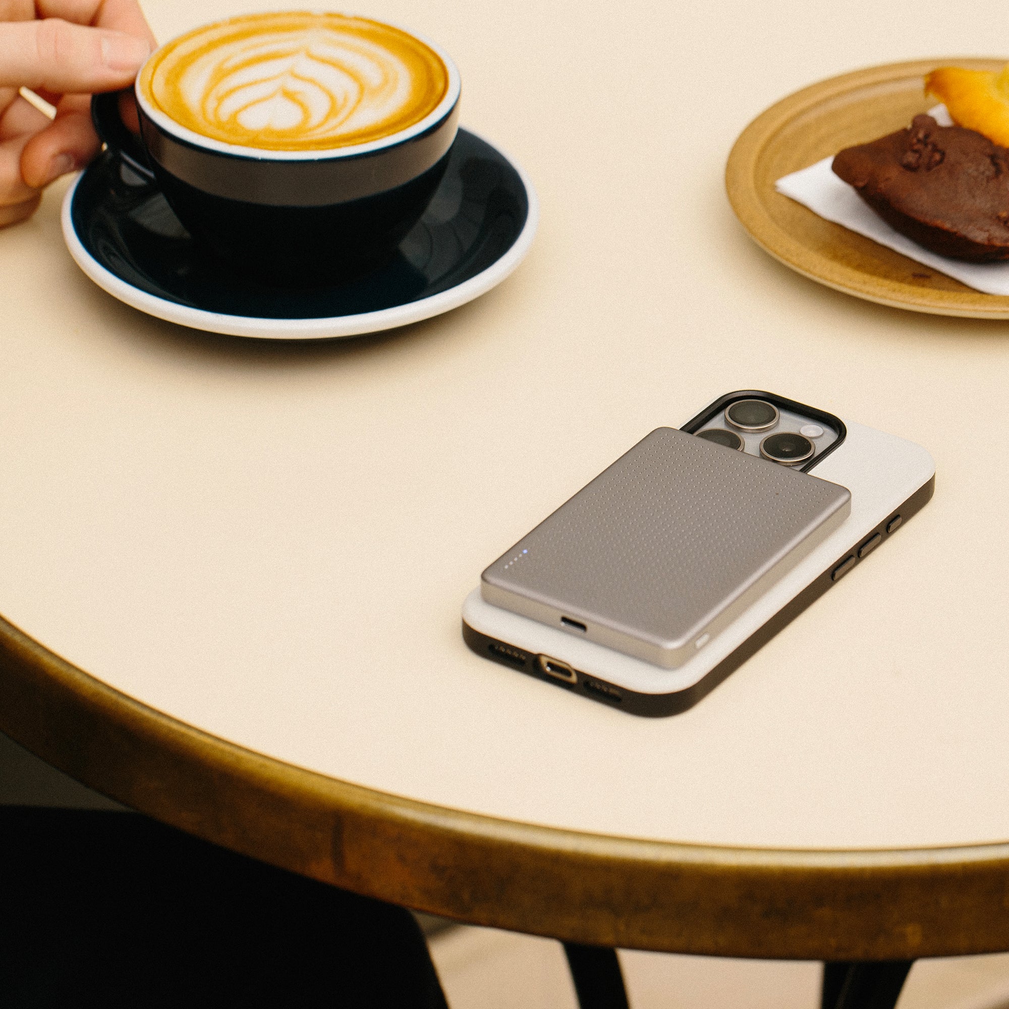 native-union-active-power-bank-magnetic-batterie-externe-magn-tique-5000mah-ultr image 2