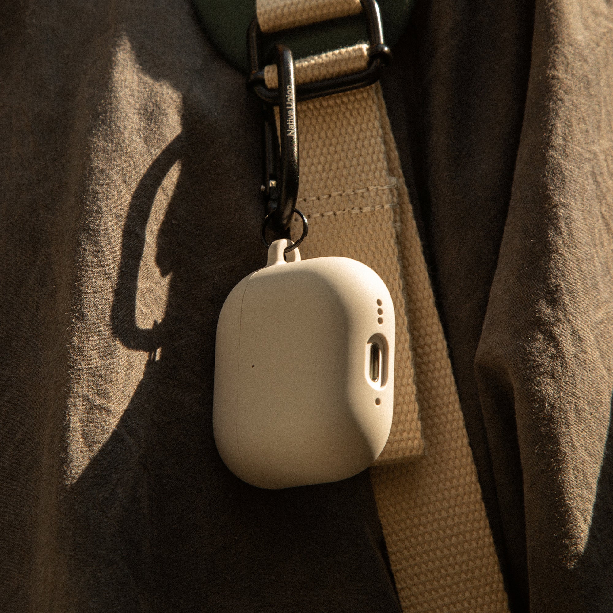 native-union-active-case-pour-airpods-4-coque-silicone-avec-clip-m-tal-de-transp image 7