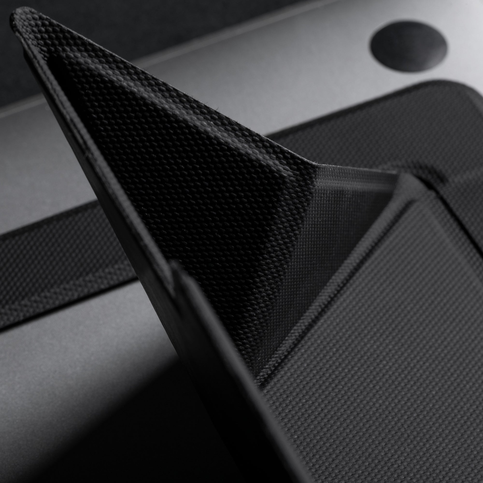 native-union-rise-laptop-stand-support-ordinateur-portable-pliable-origami-20-ul image 8