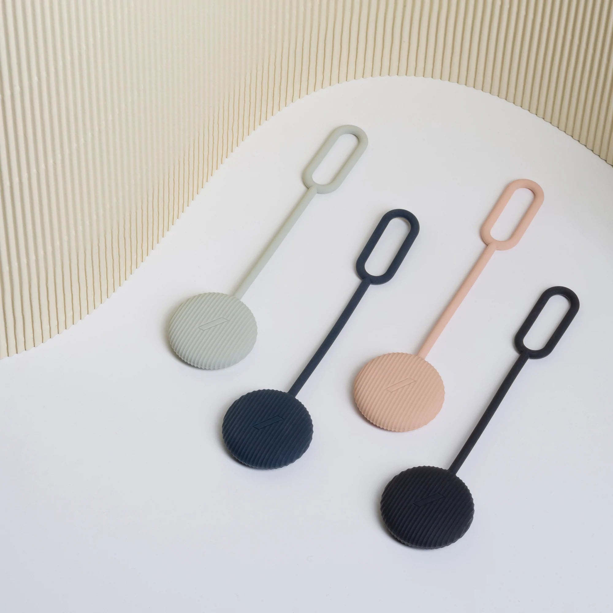 native-union-curve-airtag-loop-boucle-de-fixation-silicone-pour-airtag-sangle-fi image 6